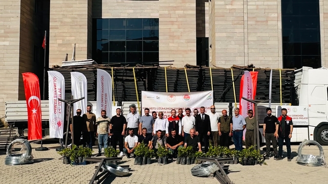 Şırnak'ta "kıtılnefs üzümü" için üreticilere ekipman ve fidan desteği