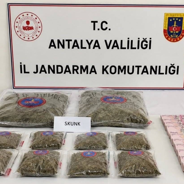 Antalya'da 5 kilogram skunk esrar maddesi ele geçirildi
