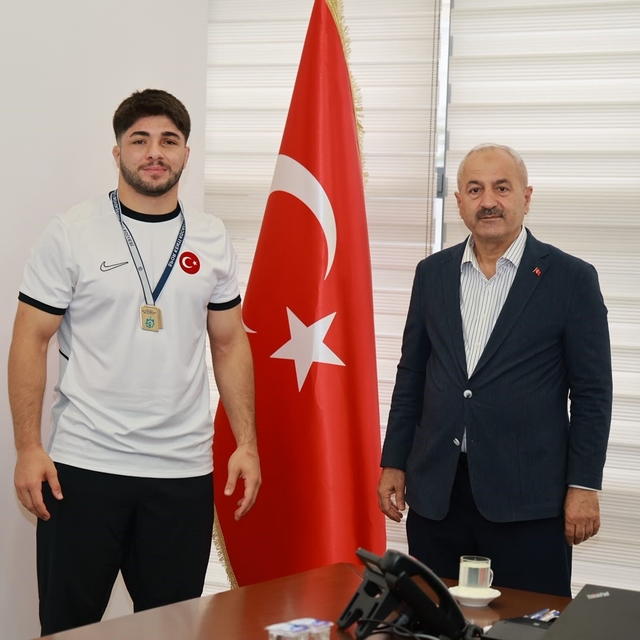 Güreşçi Alperen Tokgöz Akdeniz Oyunları'nda Türkiye'yi temsil edecek