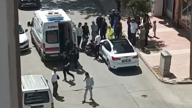 Elazığ'da otomobilin çarptığı yaya yaralandı