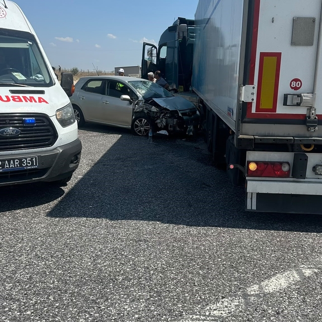 Kapıkule yolunda otomobil ile tır çarpıştı: 1 yaralı