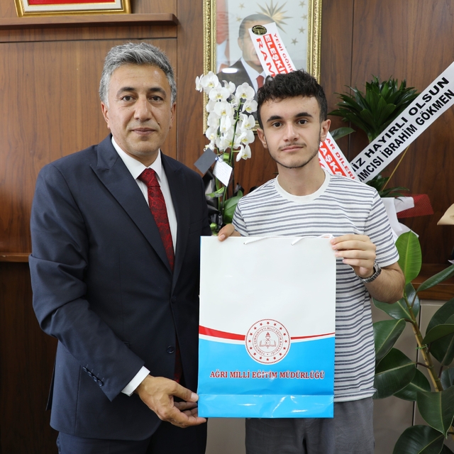 Ağrılı öğrenci Kur'an-ı Kerim'i Güzel Okuma Yarışması'nda Türkiye ikincisi...