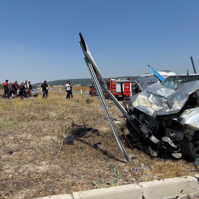 Kütahya'da trafik kazası: 1 ölü 5 yaralı