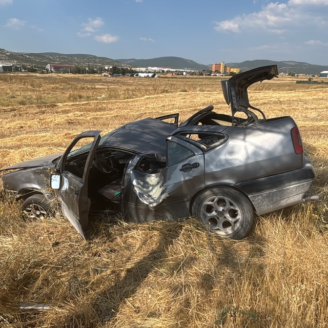 Takla atan otomobilin sürücüsü yaralandı