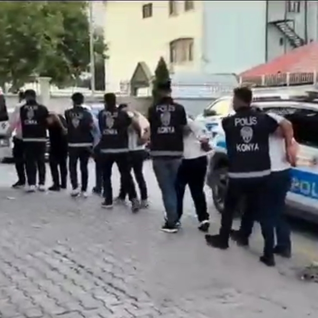 Kar maskeleriyle araç soyan 5 şüpheli yakalandı
