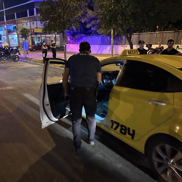 Adana'da dron ve helikopter destekli asayiş uygulaması; aranan 62 şüpheli y...