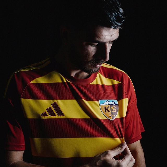 Kayserispor'dan savunmaya takviye