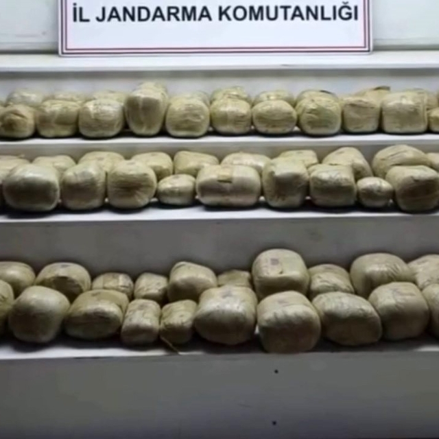 Yüksekova'da zehir tacirlerine darbe: 253 kilogram esrar ele geçirildi