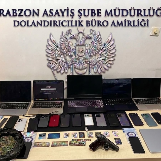 Kendilerini banka personeli olarak tanıtıp 50 milyon lira dolandırdılar