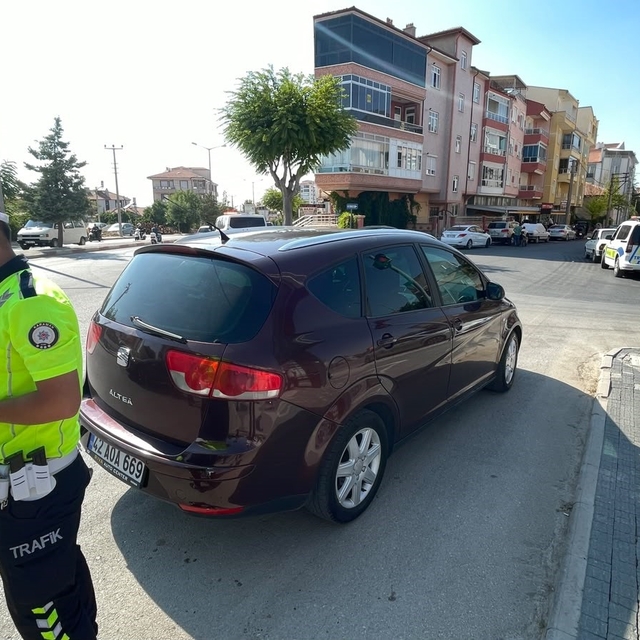 Karaman'da otomobilin çarptığı kadın yaralandı