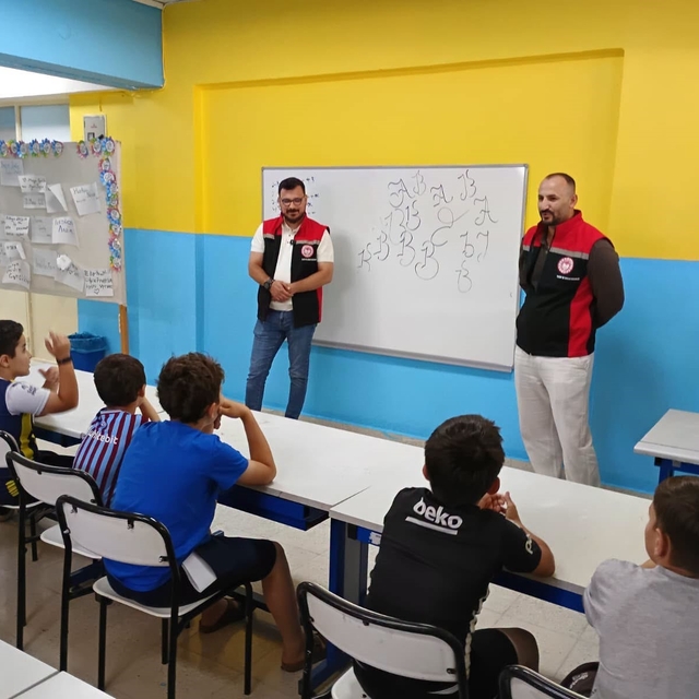 Erzincan'da öğrencilere modern tarım uygulamaları anlatıldı
