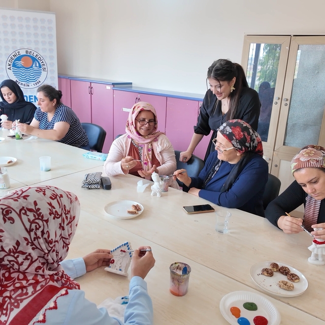 Akdeniz'de kadınlara yönelik 'Sevgi Sanatı' atölyesi