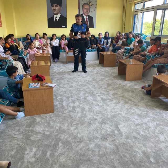 Erzincan'da öğrencilere güvenlik eğitimi verildi