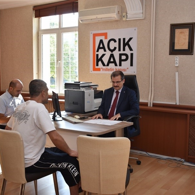 Kaymakamı Güldoğan, 'Açık Kapı'da vatandaşları tek tek dinledi