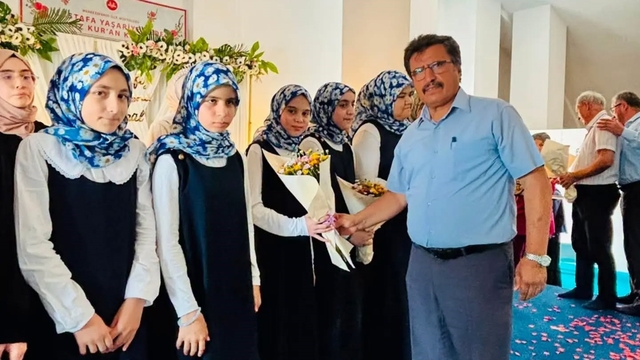 Merkezefendi'de hafızlık gururu 7. sınıfa başlamadan hıfzını tamamladı