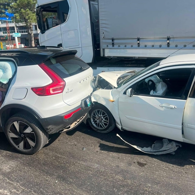 Karapınar'da otomobiller çarpıştı: 2 yaralı