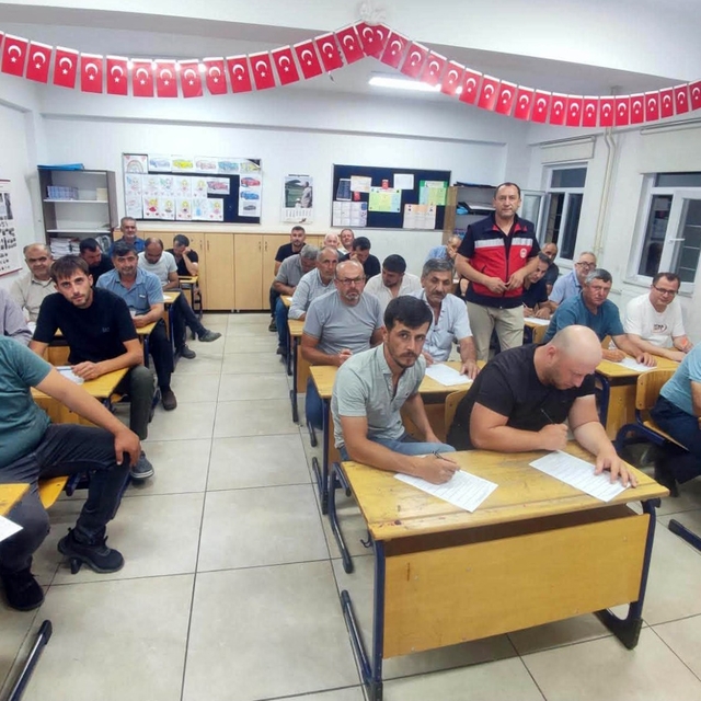 Simav'da tohum hazırlama makineleri kursu tamamlandı