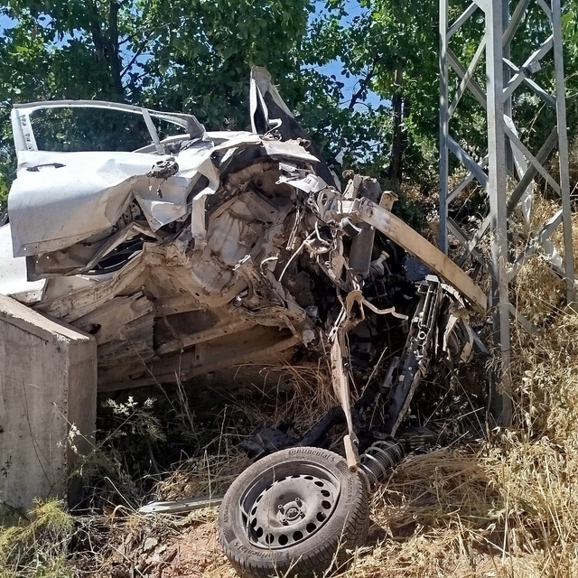 Malatya'da otomobil menfeze çarptı: 1 ağır yaralı