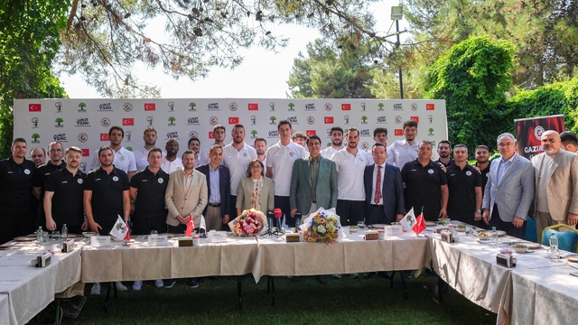 Gaziantep Basketbol, Şehitkamil Belediyesi'ne devredildi
Yeni başkan İrfan Karakuzulu oldu