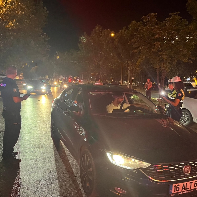 Bursa'da asayiş uygulaması; aranan 21 kişi yakalandı