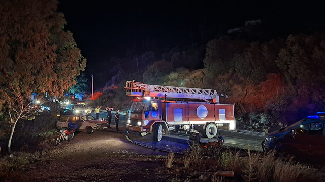 Antalya'da orman yangını; kara yolu tedbiren ulaşıma kapatıldı (2)