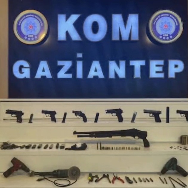 Gaziantep'te 7 silah ile 17 adet tarihi eser ele geçirildi: 1 gözaltı