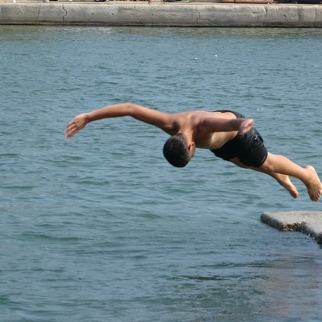 Mersin'de sıcak hava ve nem bunalttı