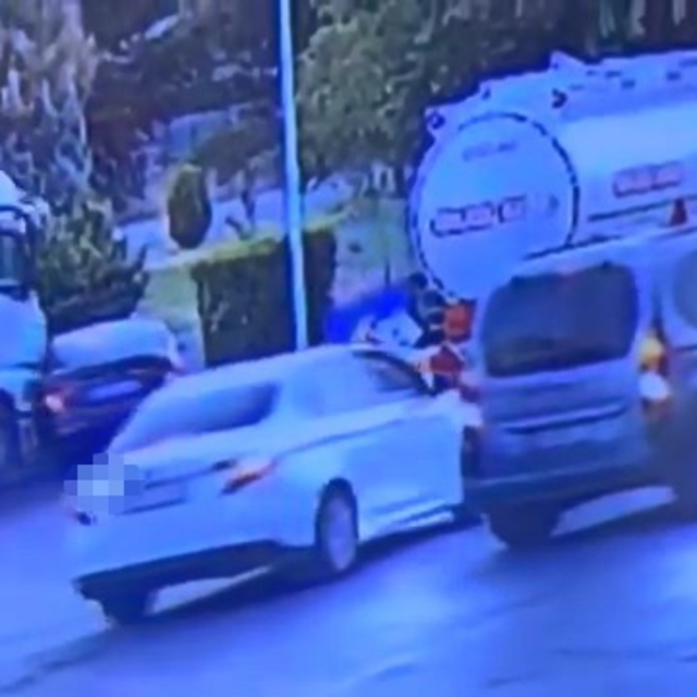 Elazığ'da tırın çarptığı otomobil sürüklendi: O anlar kameraya yansıdı
Kont...