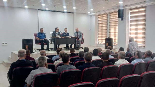 Aydıntepe'de muhtarlarla istişare toplantısı yapıldı, pazar esnafı ziyaret edildi