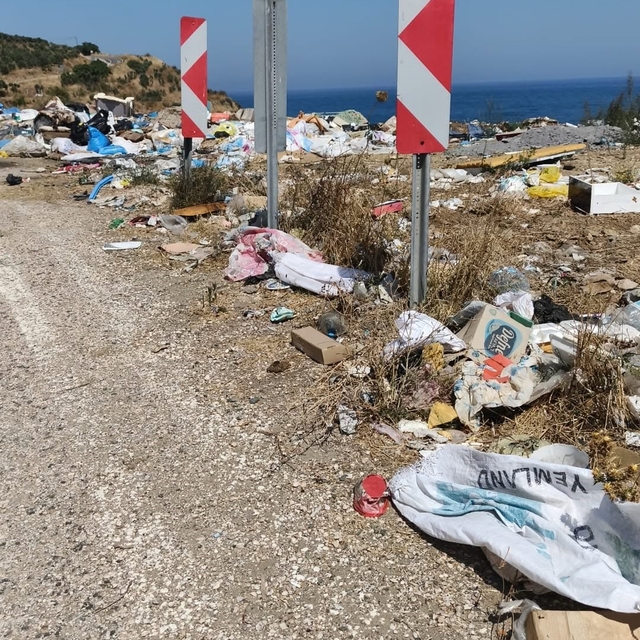 Turizm cenneti Kapıdağ'da çöp manzaraları tepki çekiyor
