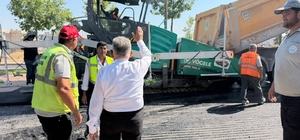 Şehit Komandolar Caddesi'ndeki asfalt çalışması devam ediyor