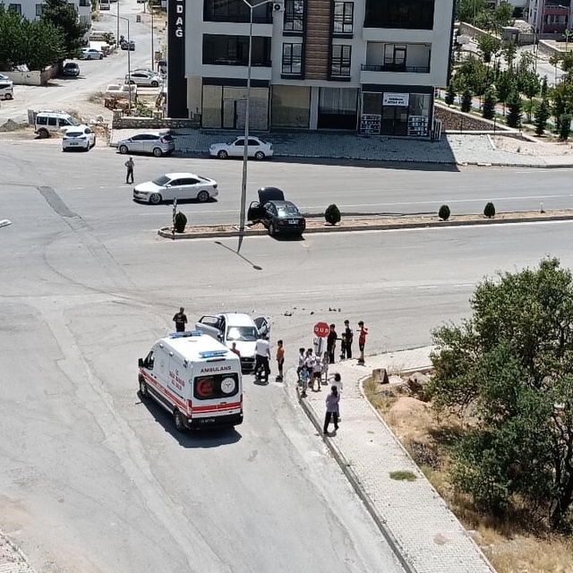 Elazığ'da otomobiller çarpıştı: 1 yaralı