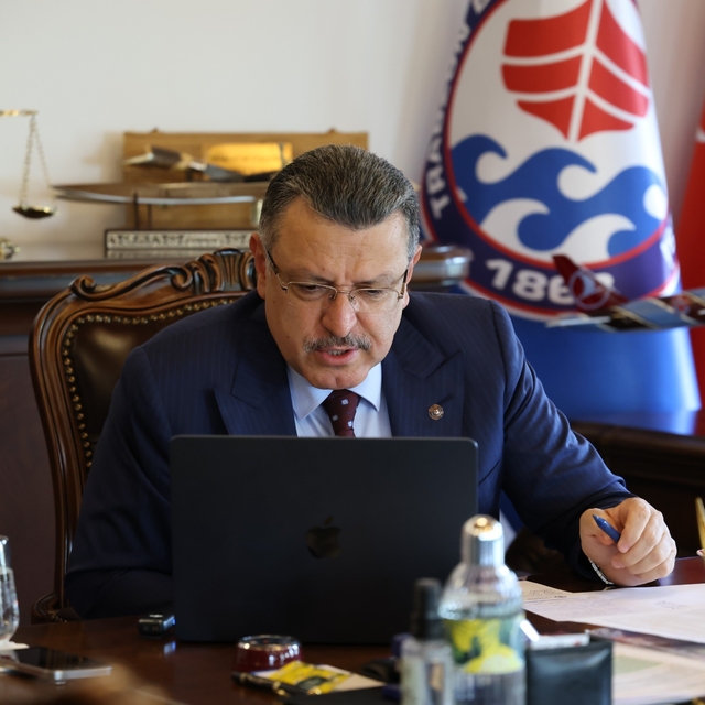 Başkan Genç Mısır televizyonuna Trabzon'u anlattı