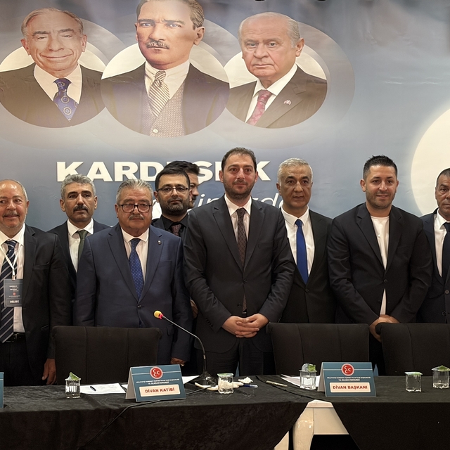 MHP Talas İlçe Başkanlığı'nda Kayhan Saraç güven tazeledi
MHP Kayseri İl Ba...