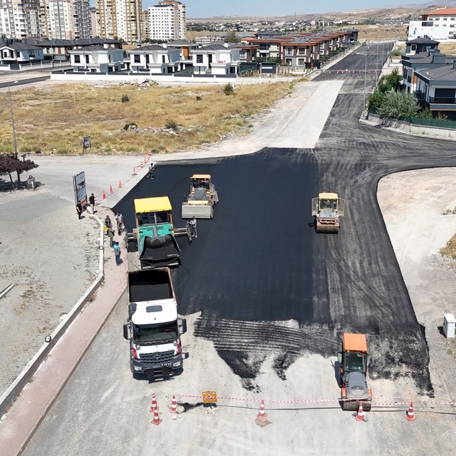 Gesi Fatih mahallesinde yol çalışmaları devam ediyor