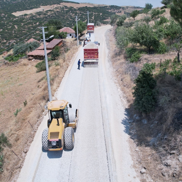 Manisa Büyükşehir'den Kula'da 12,5 kilometrelik yol hamlesi