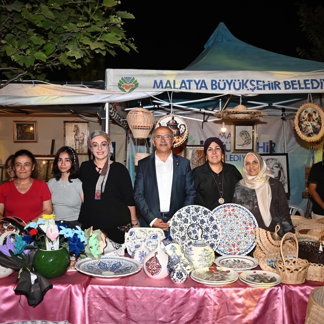 Malatya'nın Yöresel Lezzetleri Gastronomi Sokağı'nda ziyaretçiler ile buluş...