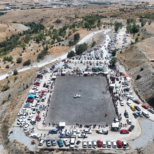Sorgun Modifiye Araç Fuarı film setlerini aratmadı