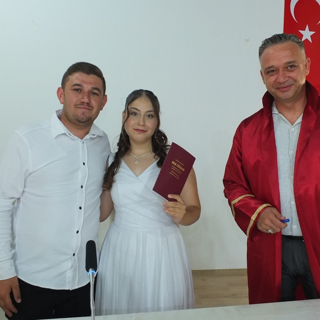 Burhaniye'de düğün sezonu devam ediyor