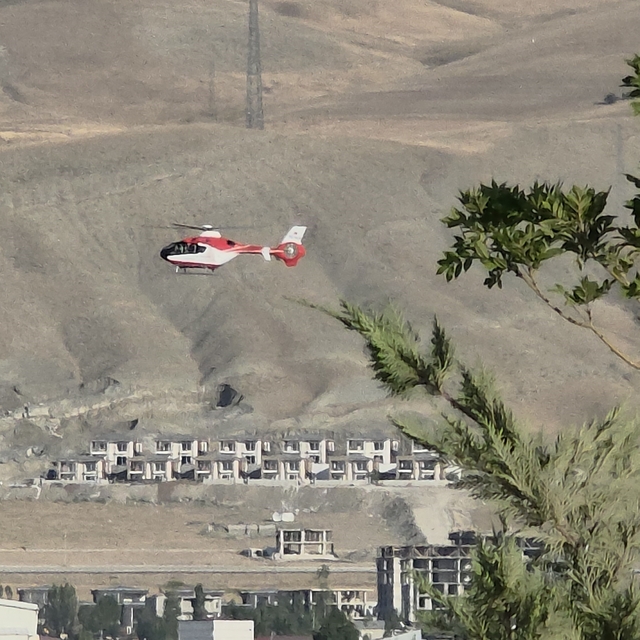 Hamile kadın ambulans helikopter ile Van'a getirildi