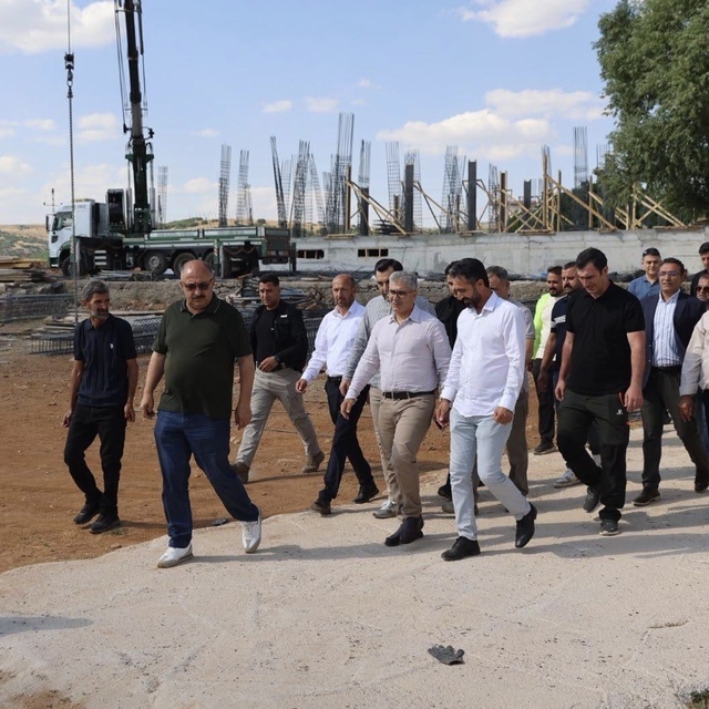 Vali Çelik, Karlıova'daki eğitim yatırımlarını yerinde inceledi