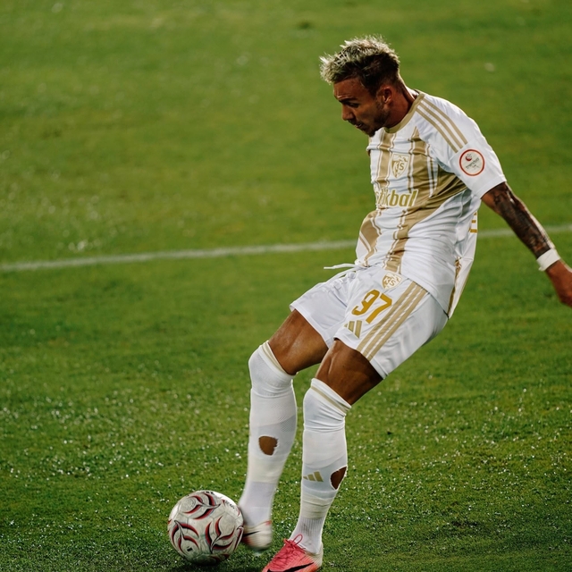 Kayserispor'un ilk golleri Seferi'den
