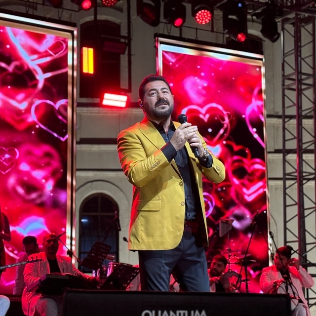 Serkan Kaya, Sivas'ta sevenleriyle buluştu