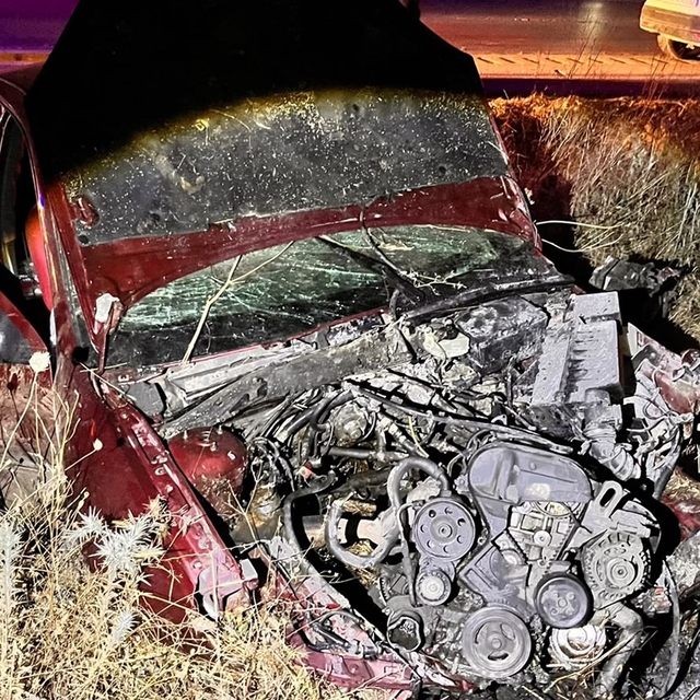 Kontrolden çıkan otomobil yol kenarına savruldu: 2'si ağır, 3 yaralı