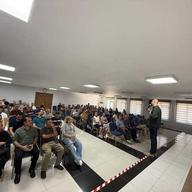 Antakya ve Defne'deki okul idarecilerine kadına yönelik şiddetle mücadele s...