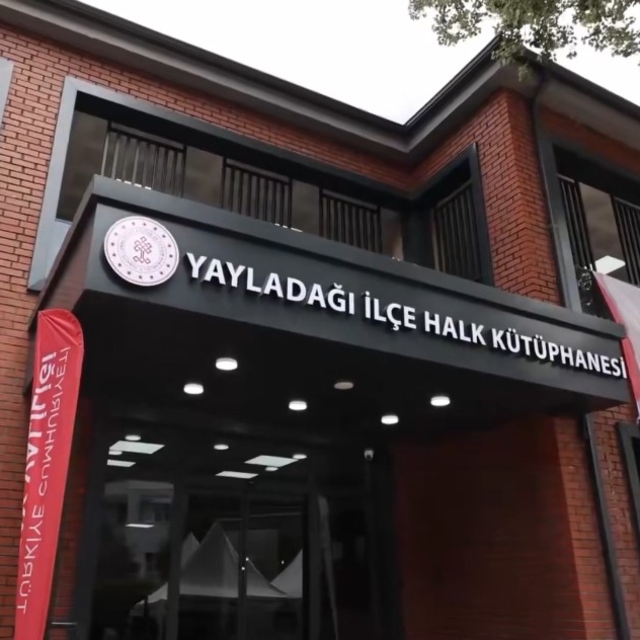 Yayladağı İlçe Halk Kütüphanesi hizmete açıldı