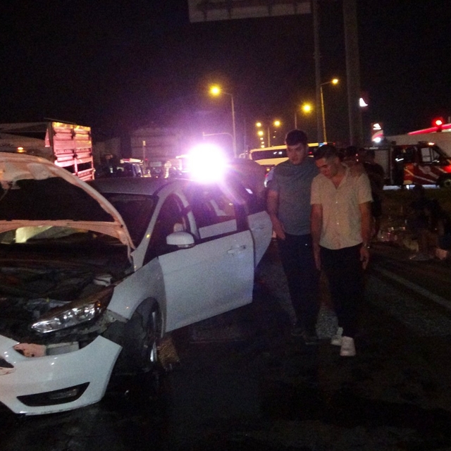 Antalya'da otomobiller çarpıştı: 2 yaralı