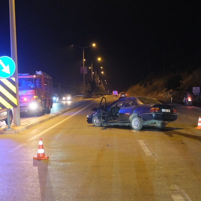 Karaman'da otomobiller çarpıştı: 3 yaralı