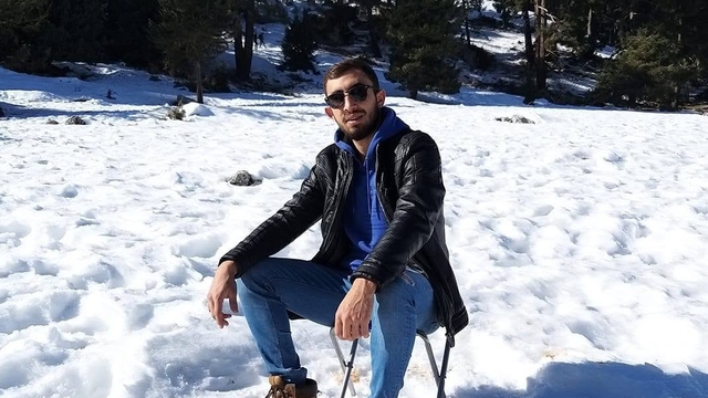 Yolda yürürken silahlı saldırıda öldü