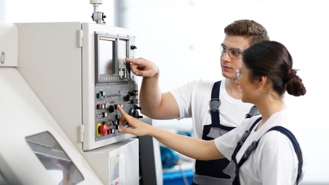 Coşkunöz Eğitim Vakfı, İmalat Teknolojileri Teknik Eğitim Programı ile gençleri geleceğin üretim teknolojilerine hazırlıyor
Coşkunöz Eğitim Vakfı, İmalat Teknolojileri Teknik Eğitim Programı için başvuruları almaya başladı.